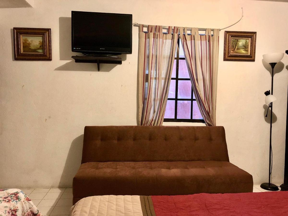 Oyo Hotel Cuatro Reales Galeana Exteriér fotografie